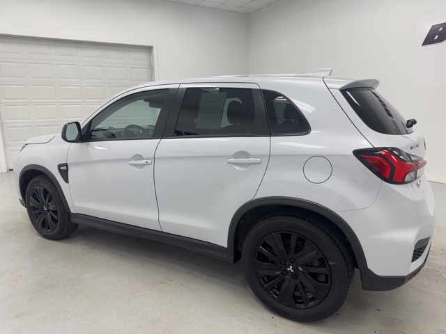 Vehicle image 7 of 35