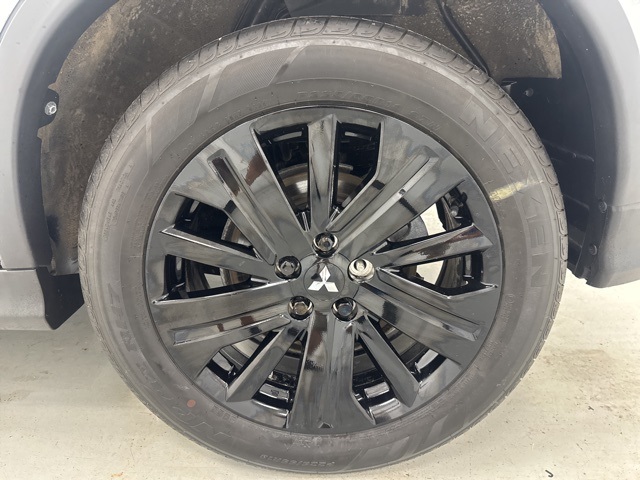 Vehicle image 31 of 35