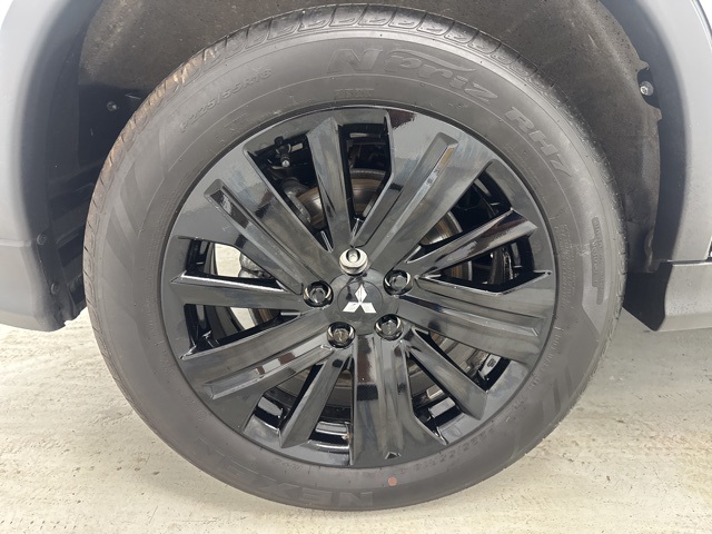 Vehicle image 29 of 35