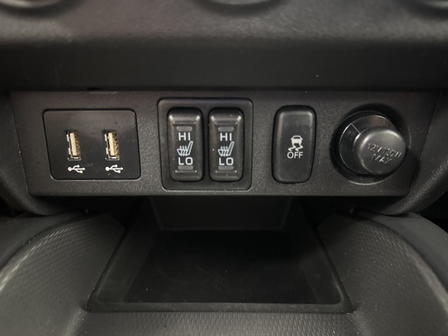 Vehicle image 17 of 35