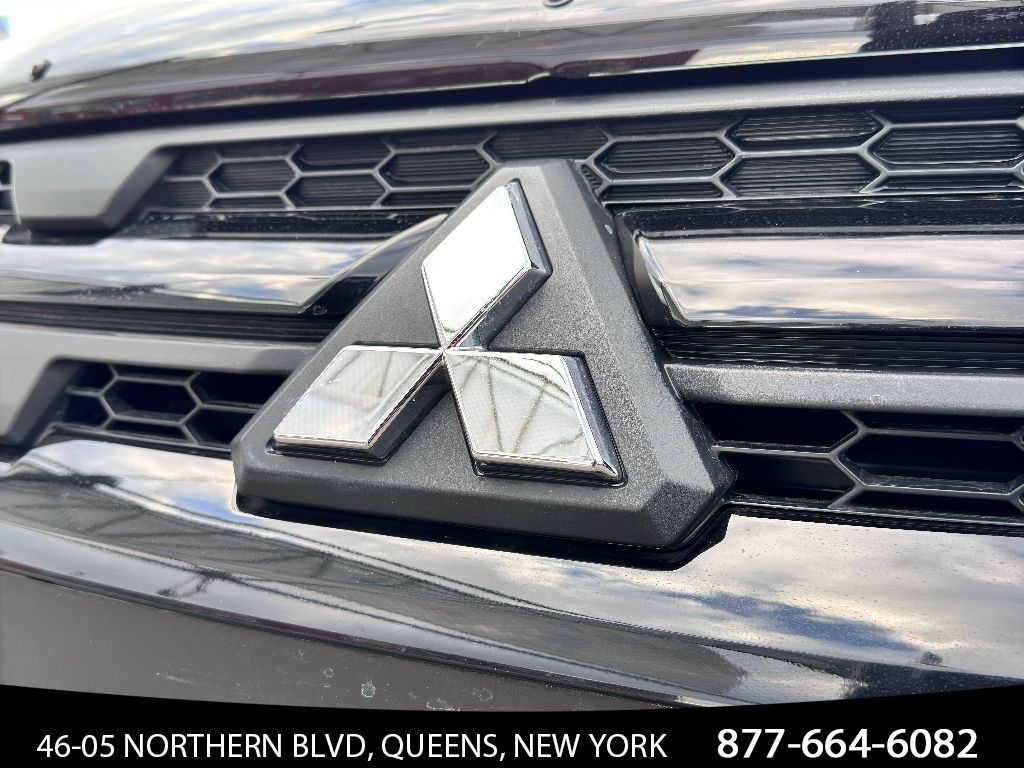 Vehicle image 15 of 34