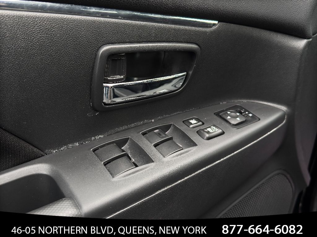 Vehicle image 19 of 34