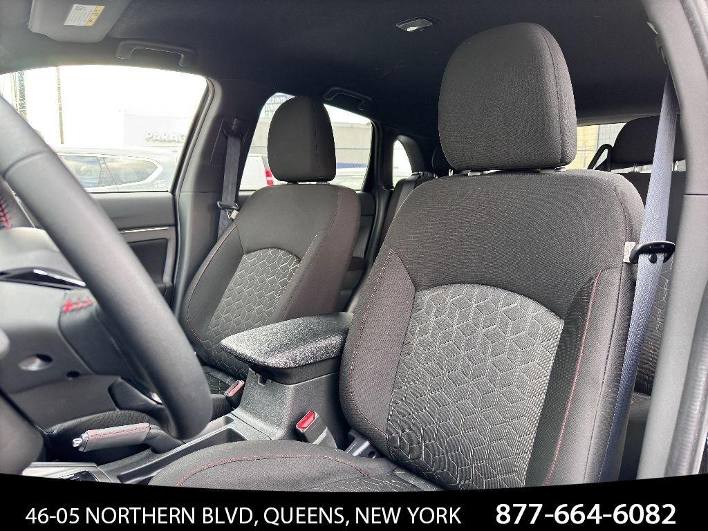 Vehicle image 21 of 34