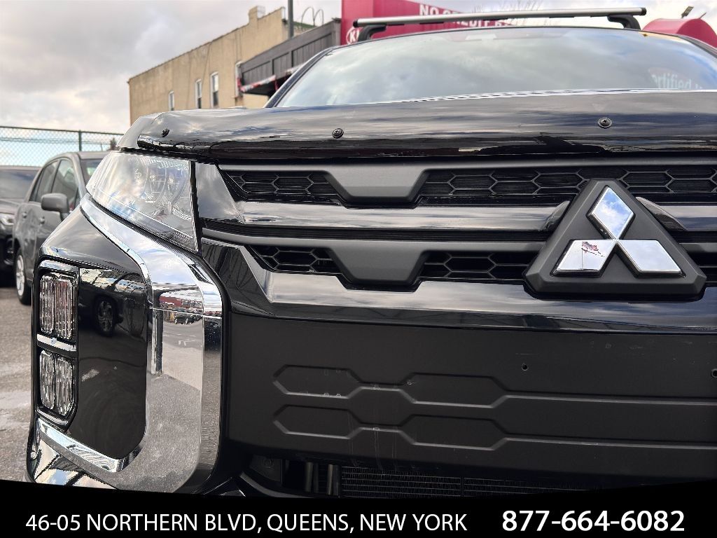 Vehicle image 14 of 34