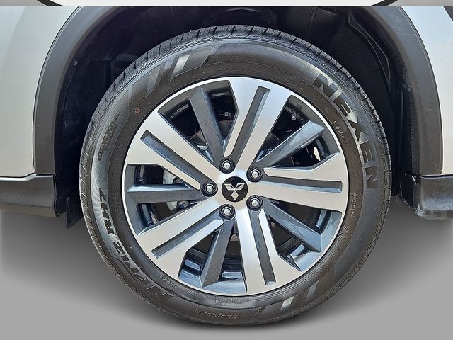 Vehicle image 8 of 30