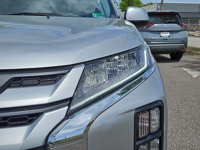 Vehicle image 9 of 30