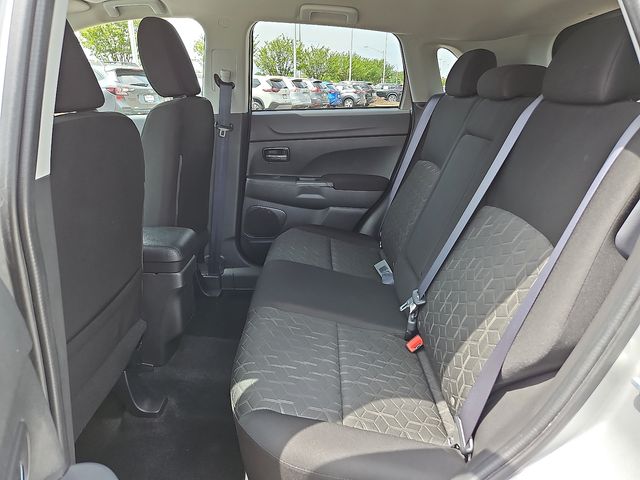Vehicle image 10 of 30