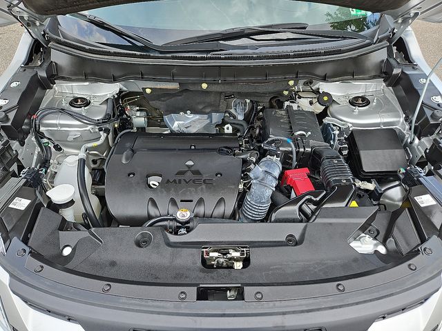 Vehicle image 27 of 30