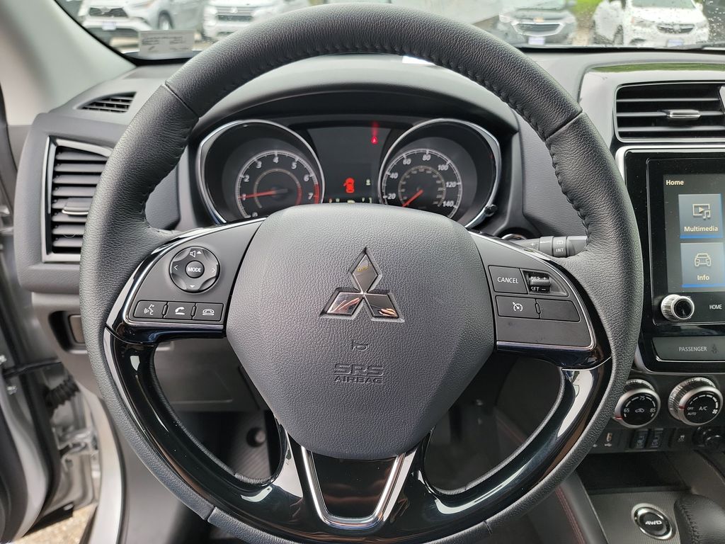 Vehicle image 28 of 36