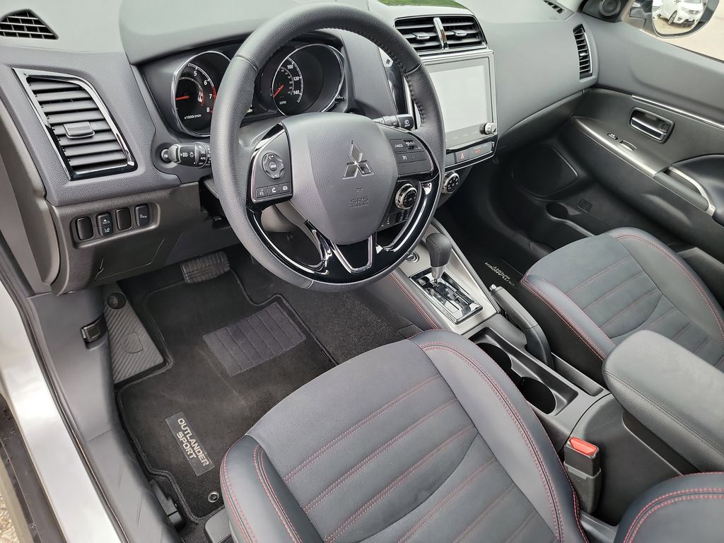 Vehicle image 10 of 36