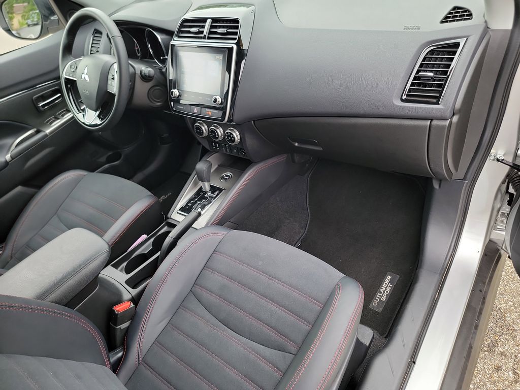 Vehicle image 18 of 36