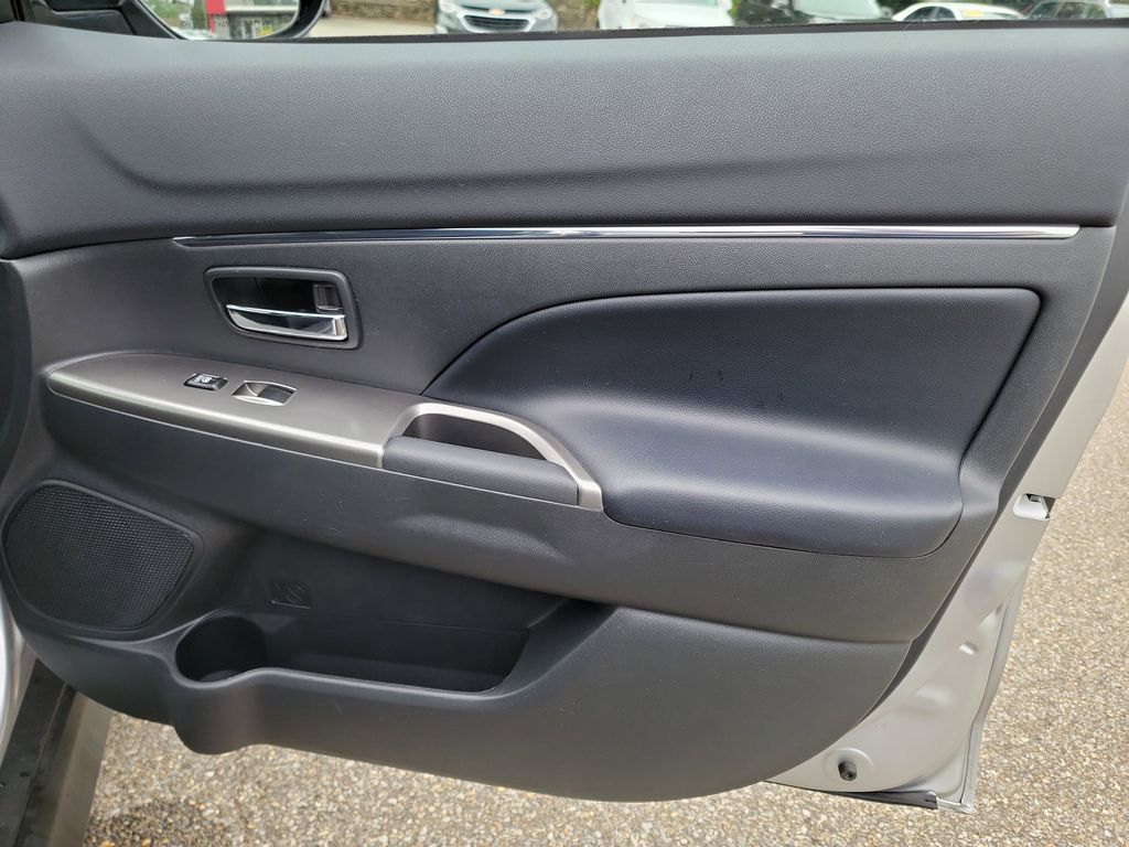 Vehicle image 16 of 36