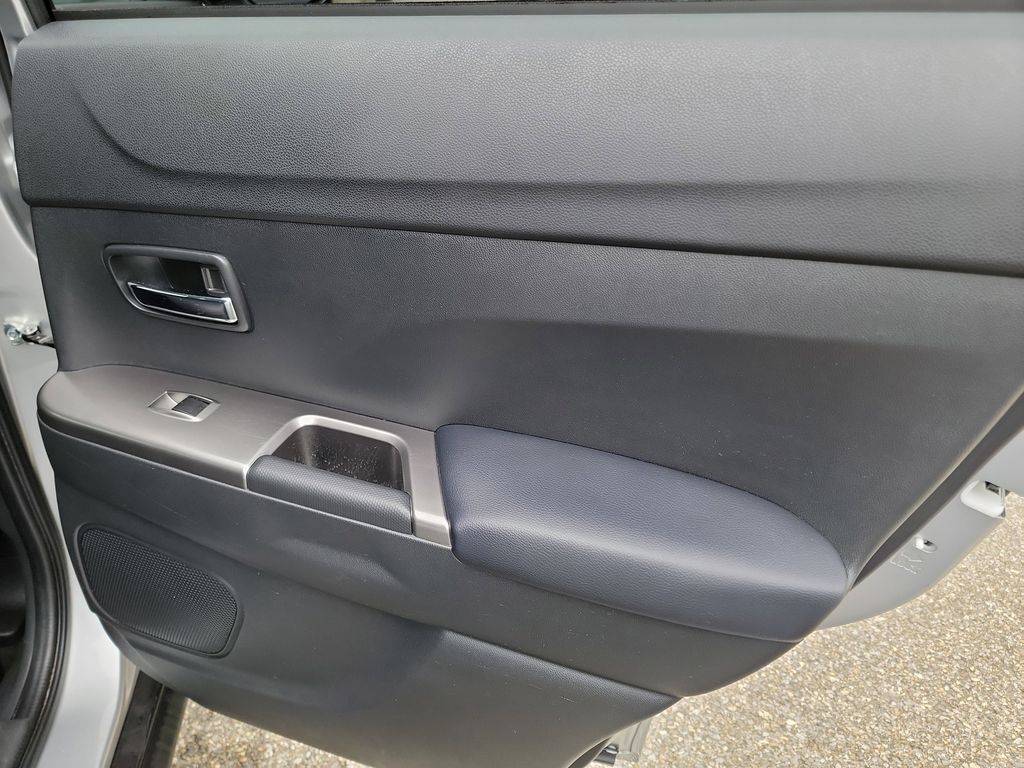 Vehicle image 19 of 36