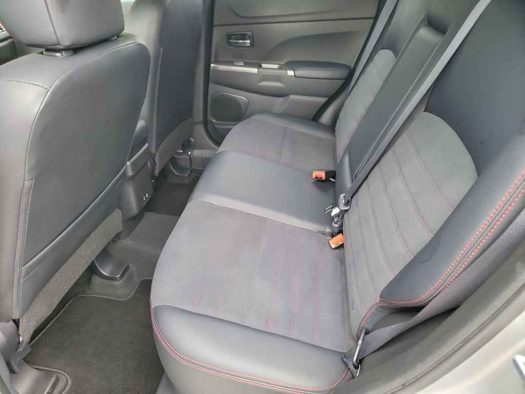 Vehicle image 11 of 36