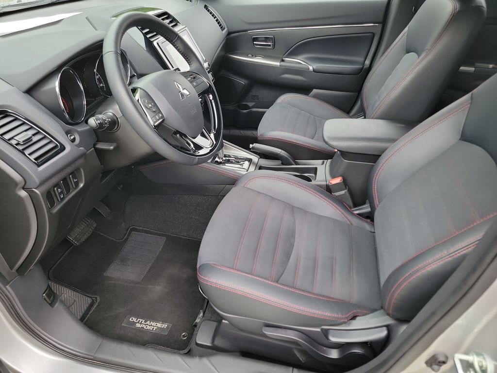 Vehicle image 9 of 36