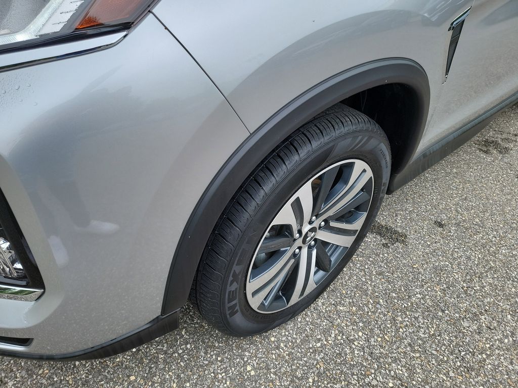 Vehicle image 13 of 36