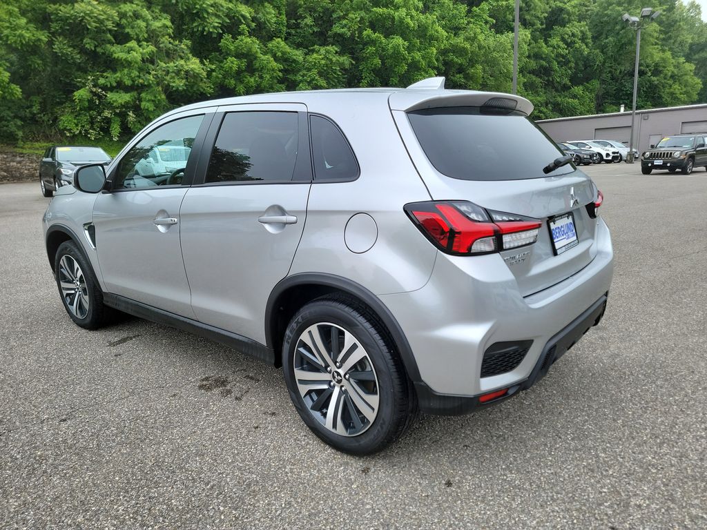 Vehicle image 7 of 36
