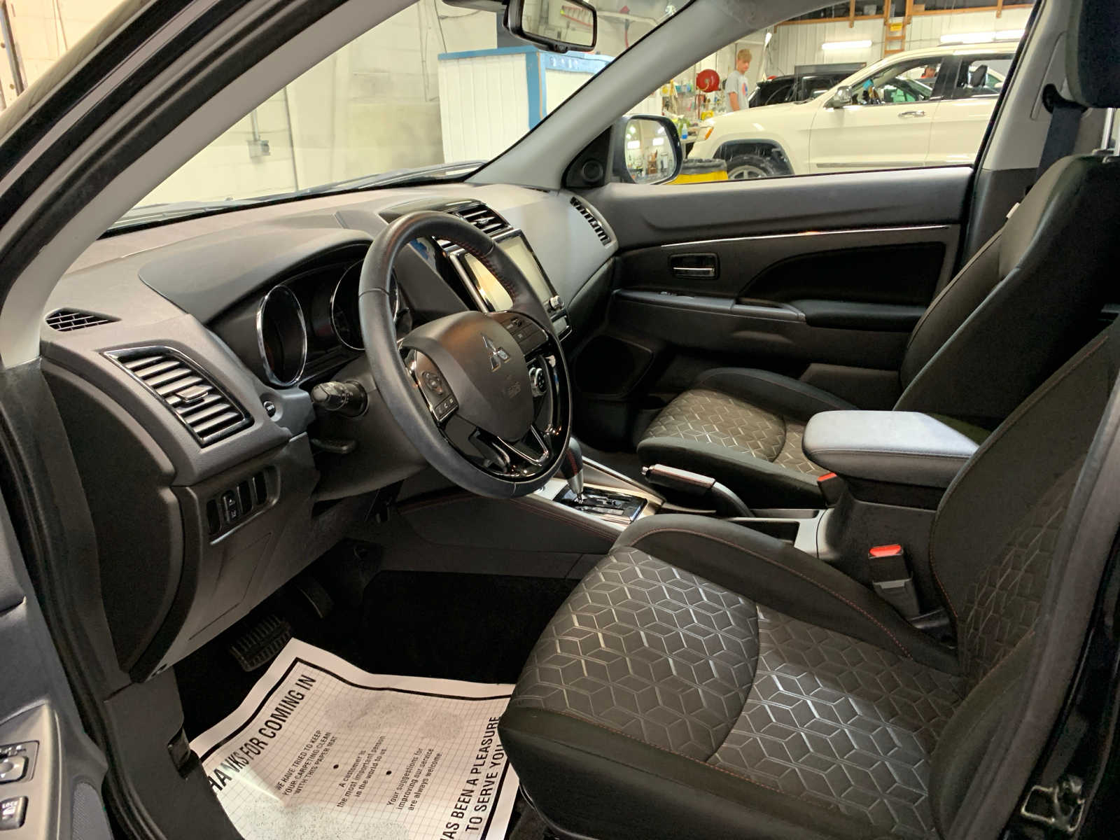 Vehicle image 7 of 10
