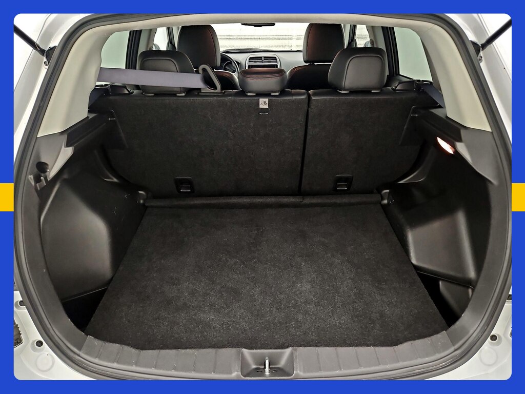 2024 Mitsubishi Outlander Sport SE Image 2 of 14
