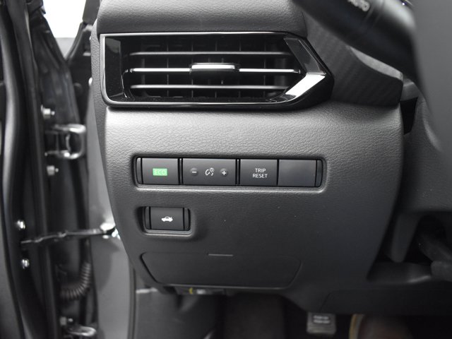 Vehicle image 33 of 45