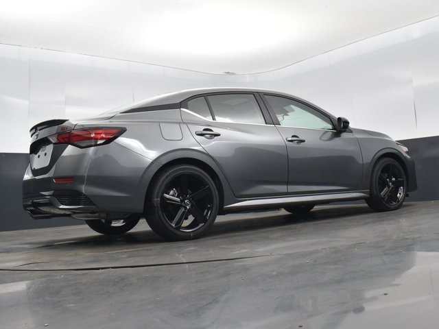 Vehicle image 18 of 45