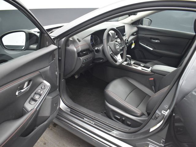 Vehicle image 32 of 45