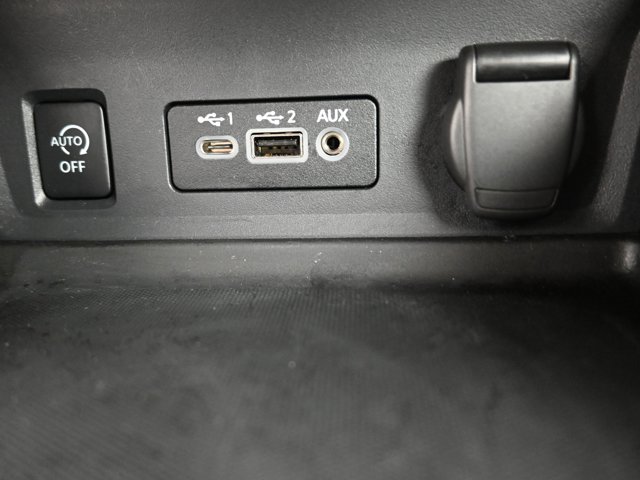 Vehicle image 38 of 45