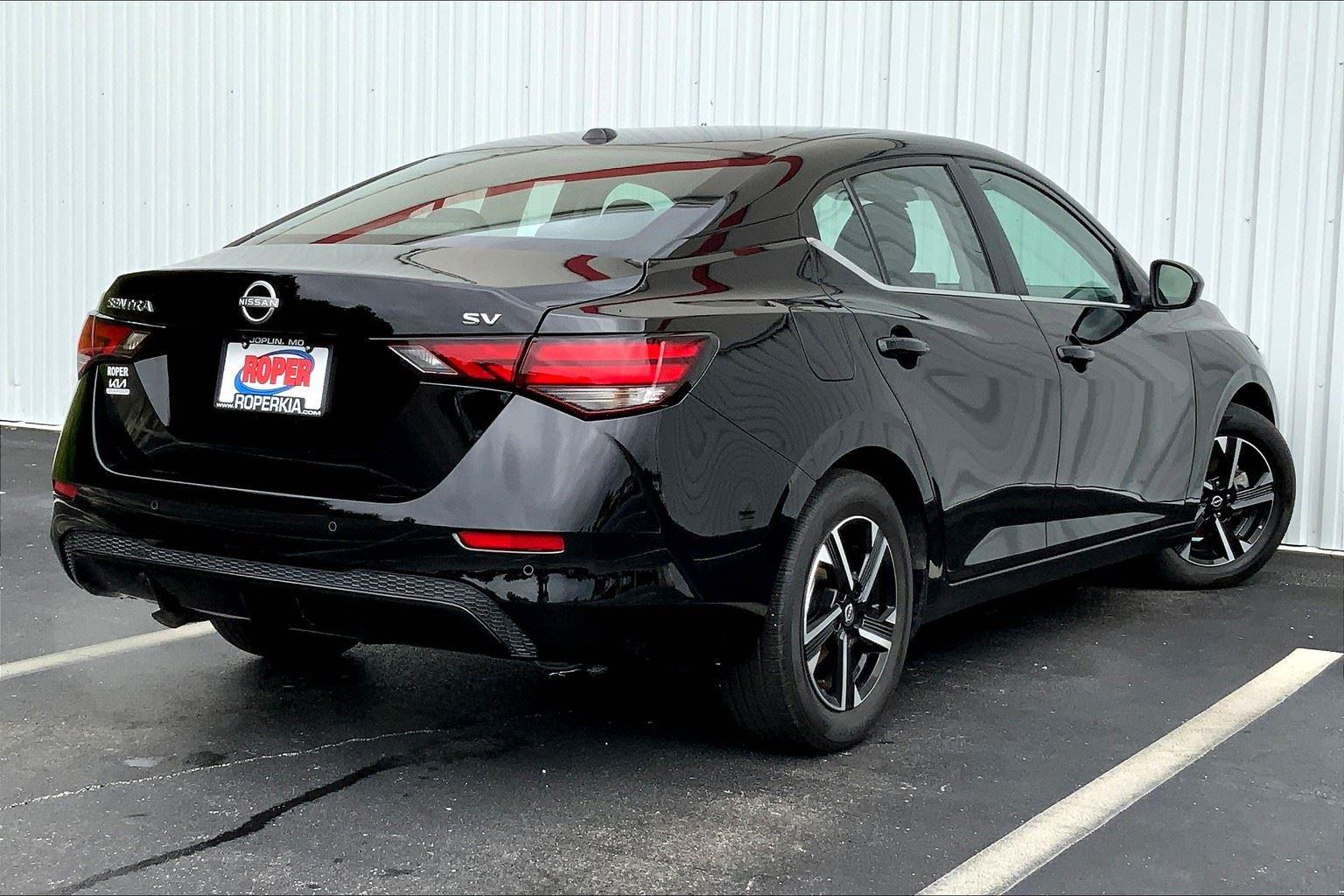 Vehicle image 5 of 32