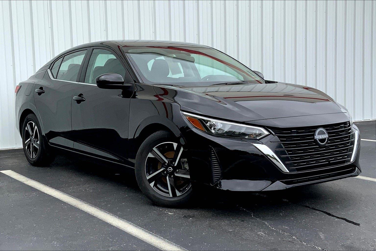 Vehicle image 4 of 32