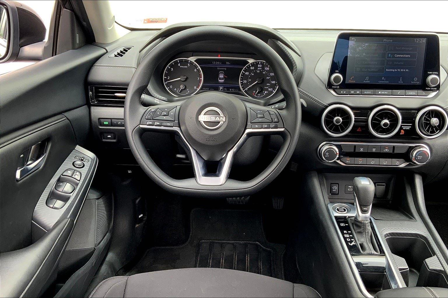 Vehicle image 16 of 32