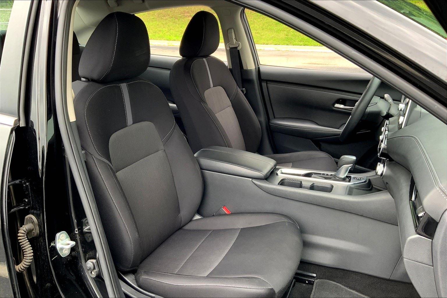 Vehicle image 11 of 32