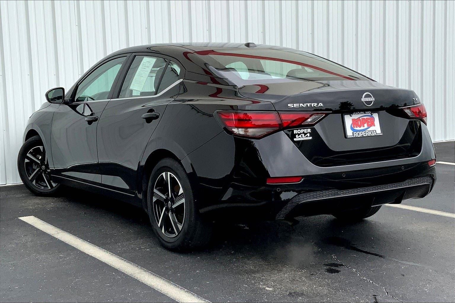 Vehicle image 6 of 32