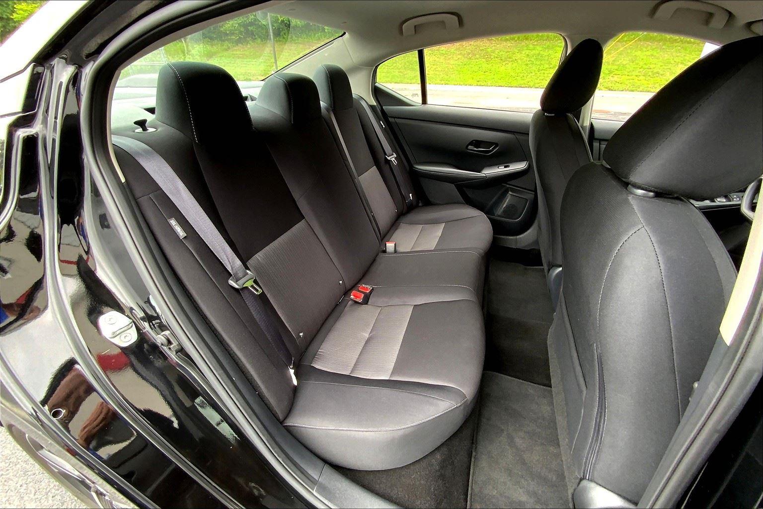 Vehicle image 12 of 32