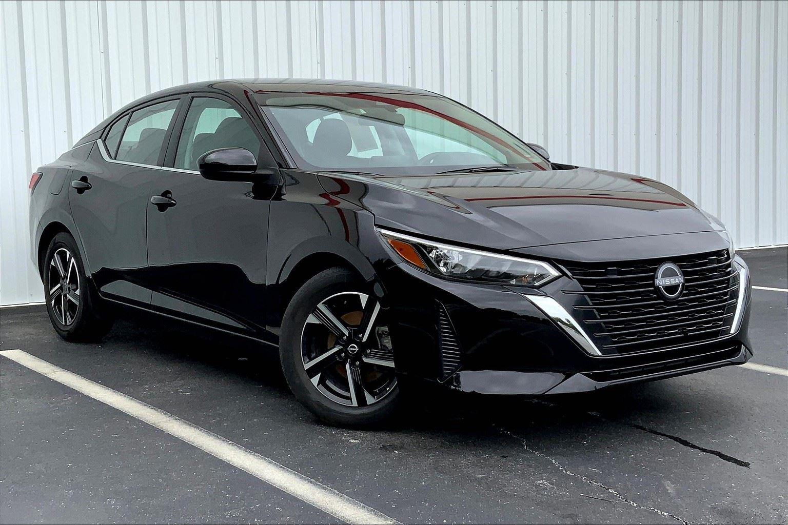 Vehicle image 3 of 32