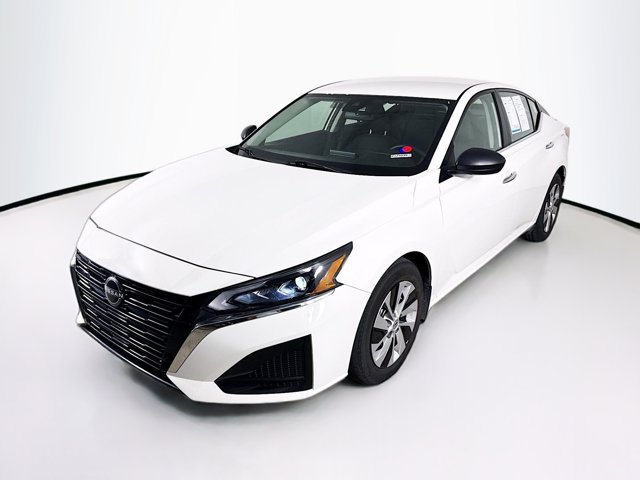2024 Nissan Altima 2.5 S Image 1 of 32