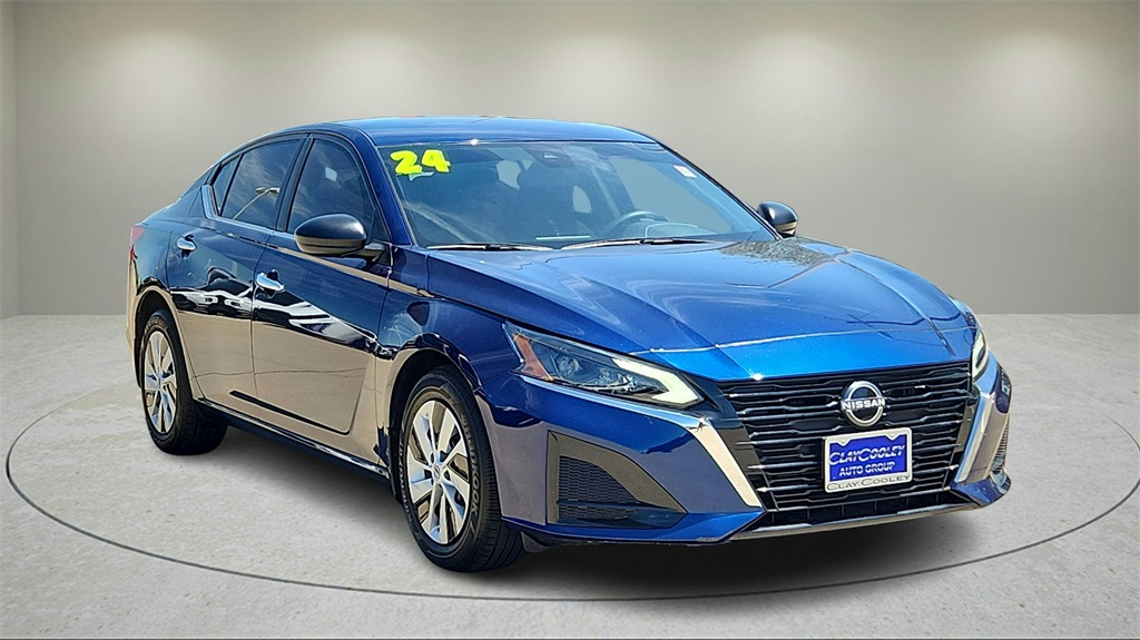 2024 Nissan Altima 2.5 S Image 3 of 37
