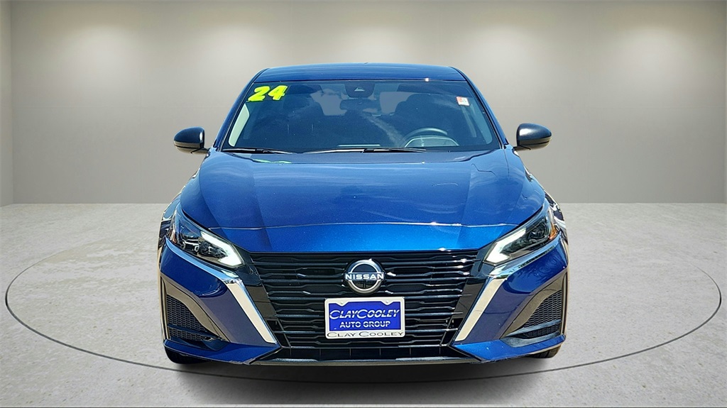 2024 Nissan Altima 2.5 S Image 2 of 37