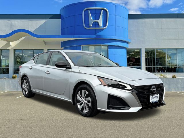 2024 Nissan Altima 2.5 S Image 3 of 25