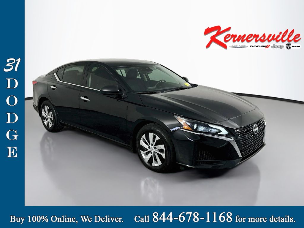 2024 Nissan Altima 2.5 S Image 3 of 35
