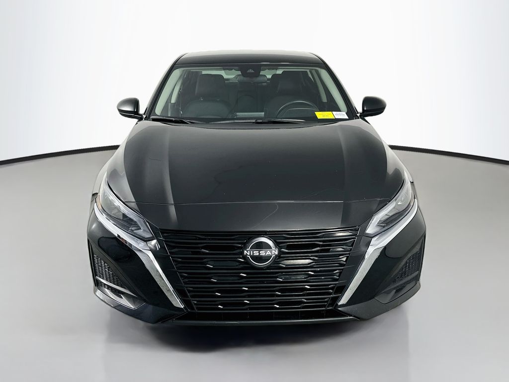 2024 Nissan Altima 2.5 S Image 2 of 35