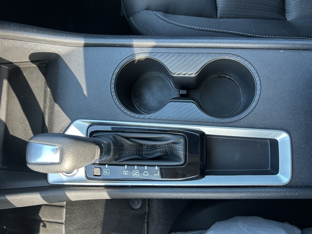 Vehicle image 16 of 21