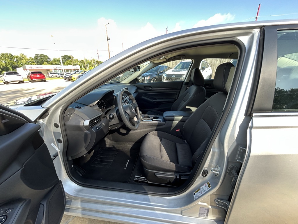 Vehicle image 20 of 21