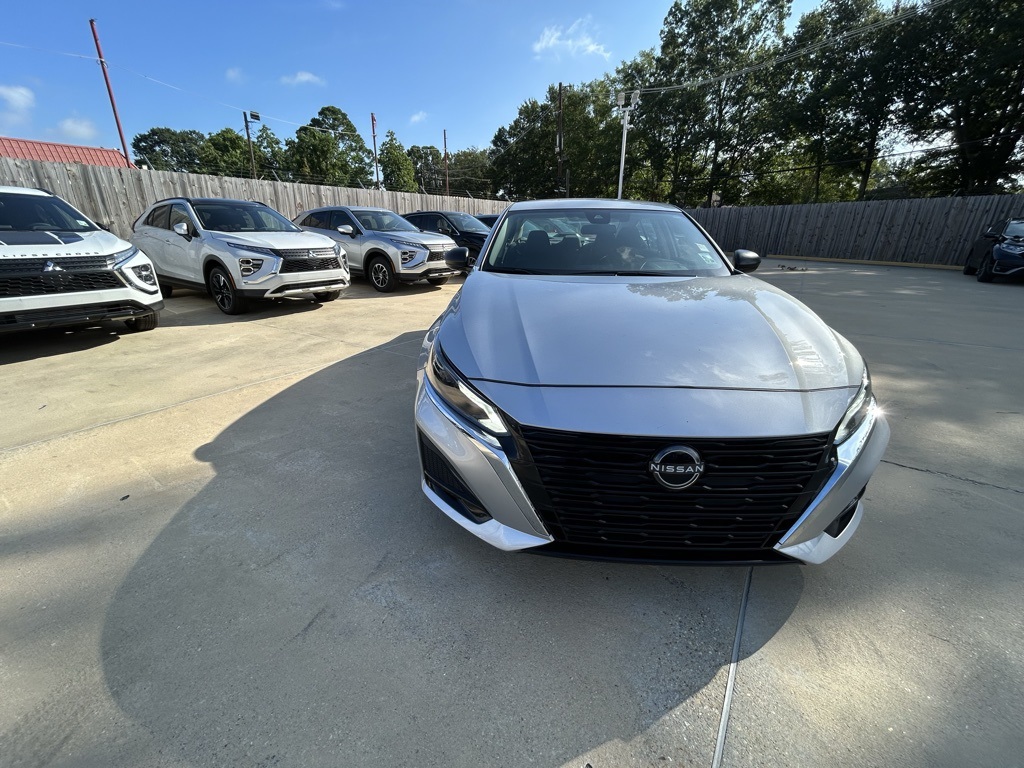 Vehicle image 3 of 21