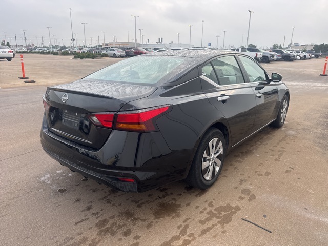 2024 Nissan Altima 2.5 S Image 4 of 18