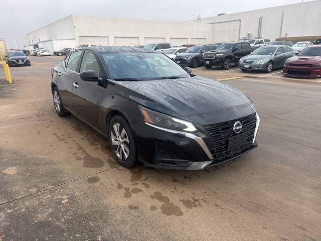 2024 Nissan Altima 2.5 S Image 3 of 18