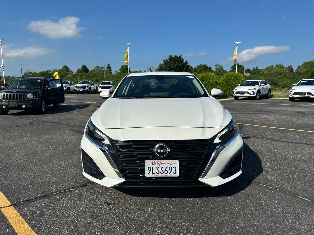 2024 Nissan Altima 2.5 SL Image 1 of 24