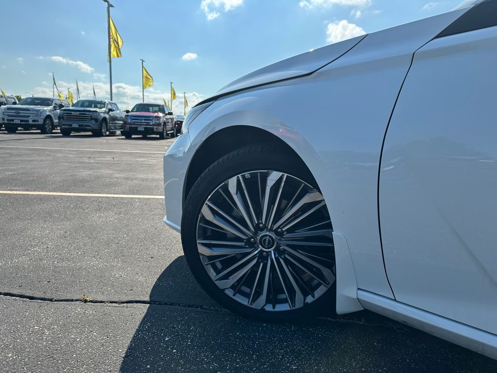 2024 Nissan Altima 2.5 SL Image 7 of 24