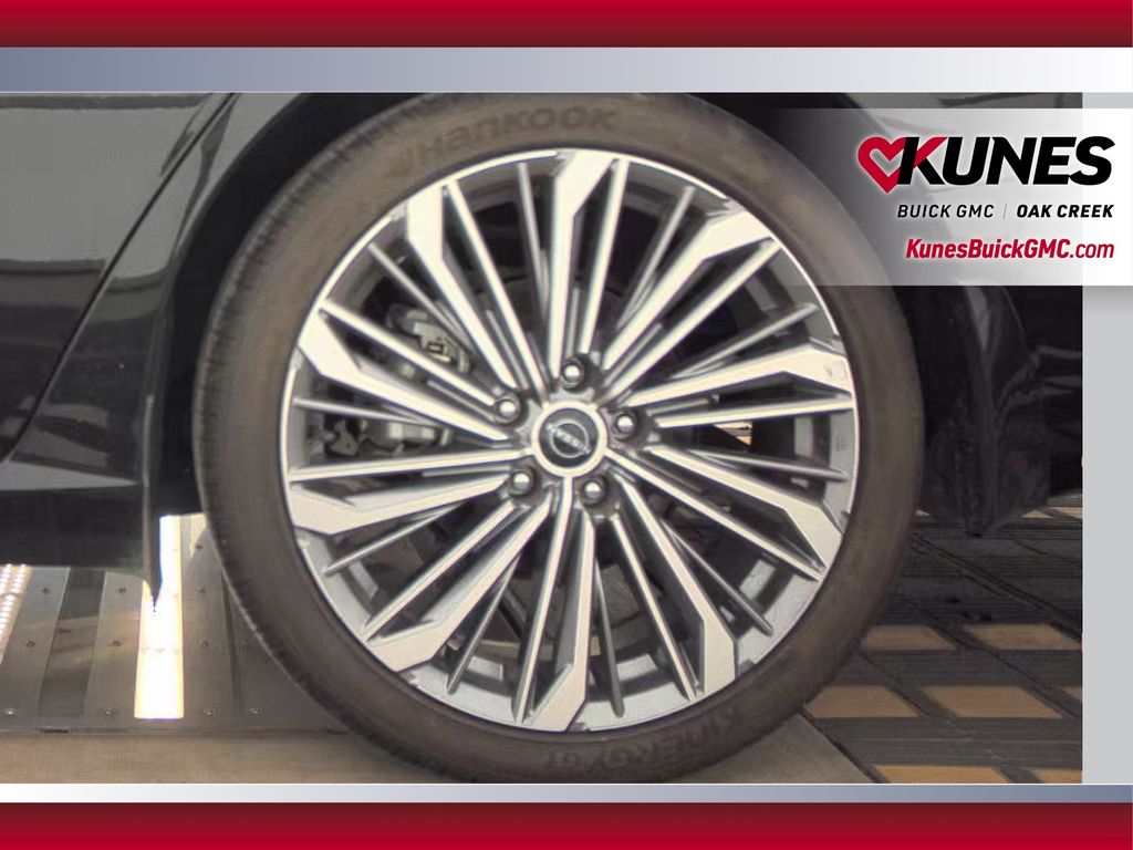 2024 Nissan Altima 2.5 SL Image 16 of 25