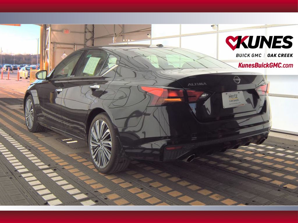 2024 Nissan Altima 2.5 SL Image 9 of 25