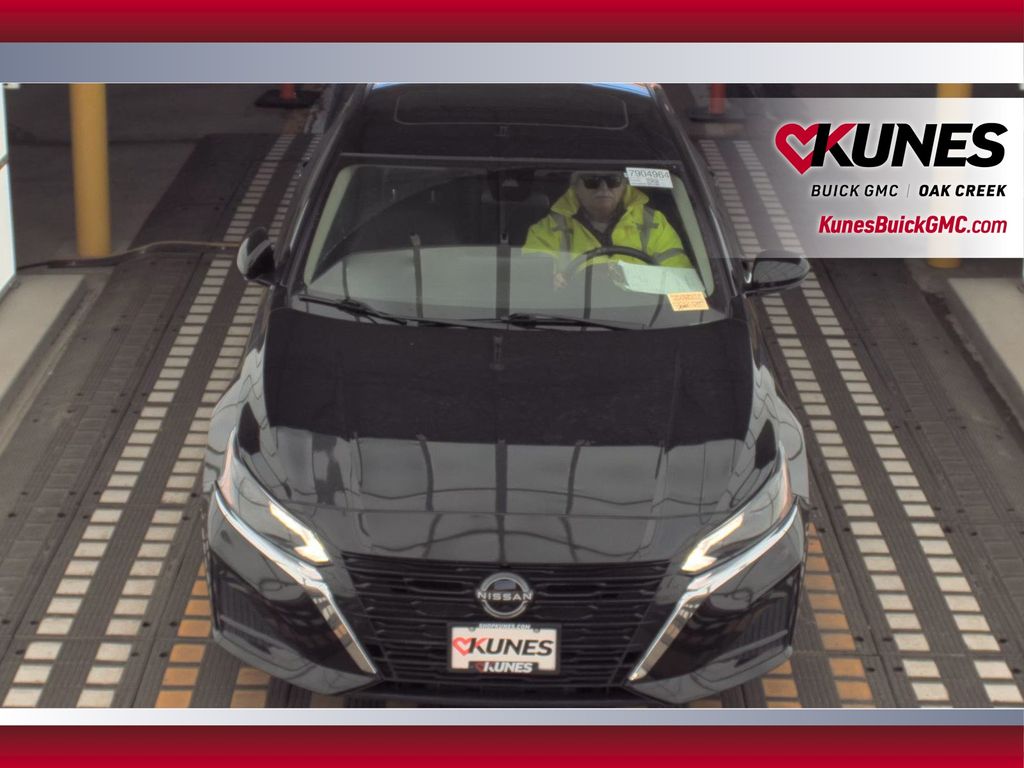 2024 Nissan Altima 2.5 SL Image 21 of 25